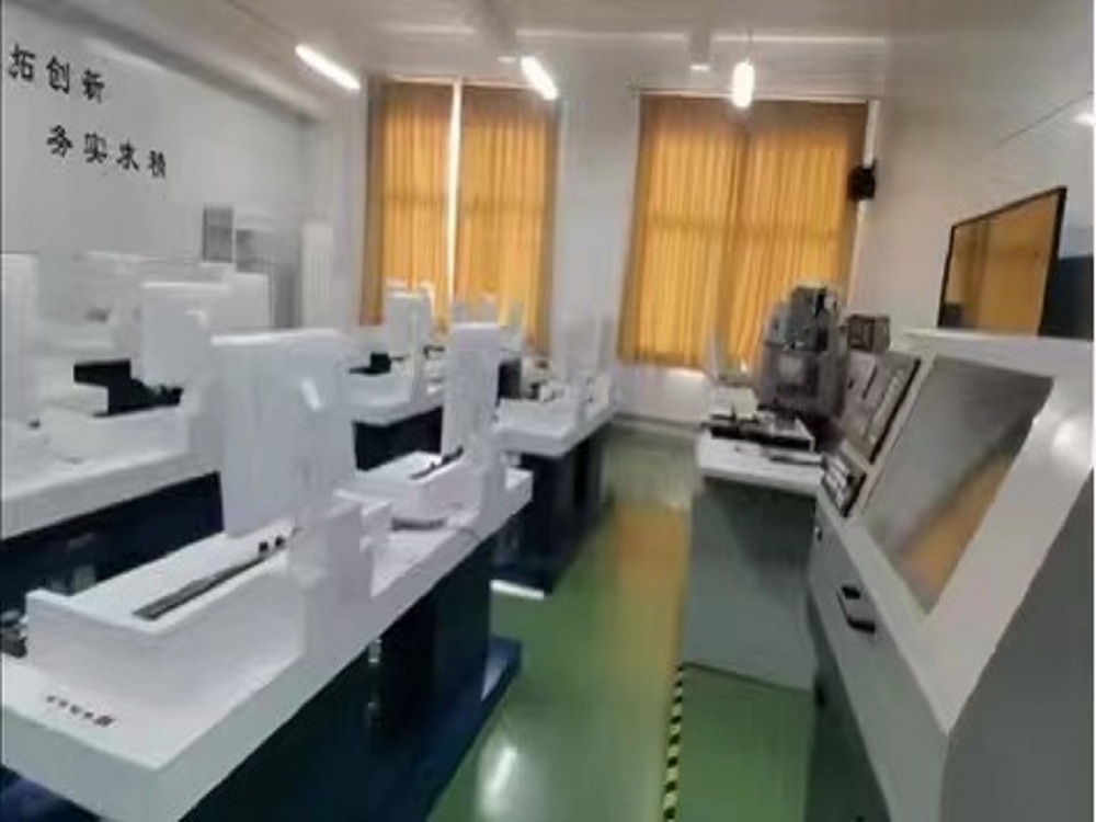 　CNC machine tool integration classroom